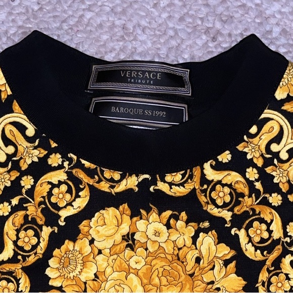 Versace GOLD Baroque sweater / Authentic / Pristine Condition & no pilling TRADE - Picture 8 of 8